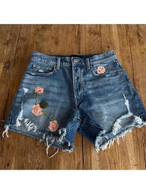 Lucky Brand embroider denim short size 2